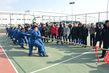 2018年3月8日，公司组织三八妇女节拔河角逐